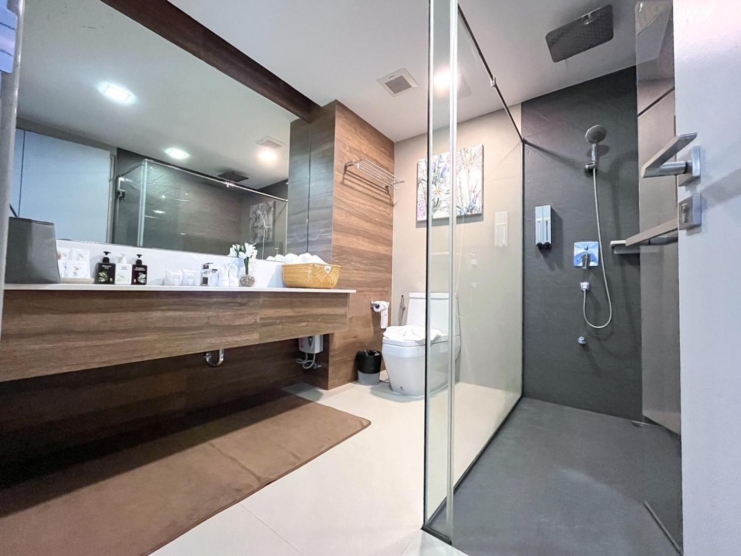 Slive Hotel Surin Exterior foto